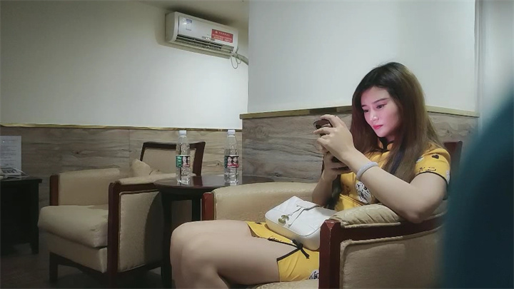 重金2600忽悠极品御姐,旗袍高跟,风情万种俏佳人,玉体展露魅力四射,劲爆精品